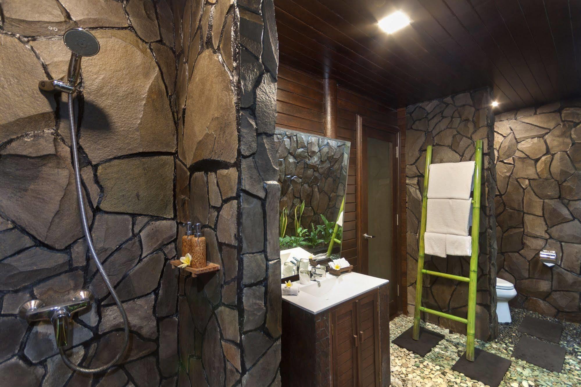 Coconut Boutique Resort Senggigi Exterior foto