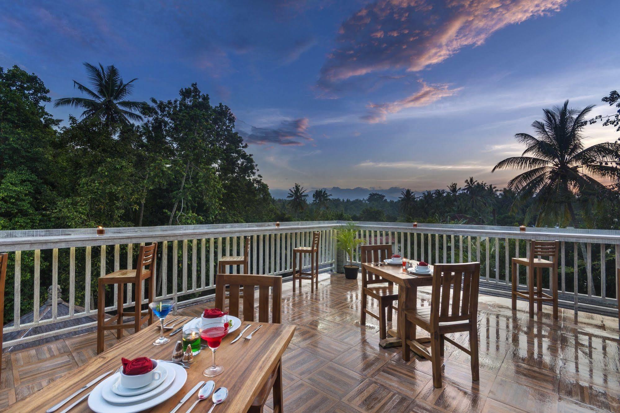 Coconut Boutique Resort Senggigi Exterior foto